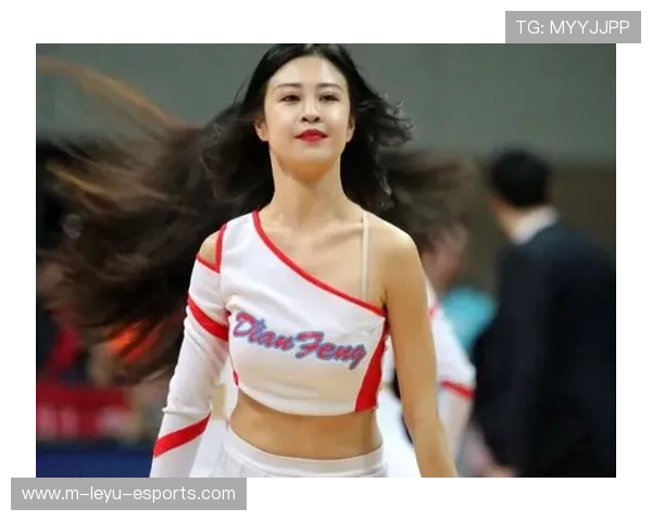 足球球星身型与女性体型对比图解解析展现体育与美学的独特融合